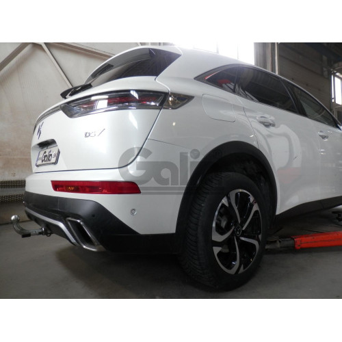 D057C GALIA Полностью оцинкованный фаркоп на DS DS7 Crossback 2018-. Подрозетник убирается за бампер. Тип шара: C (горизонтальный съемный). Невидимый вырез бампера. Нагрузки: 2000/80 кг, масса фаркопа 18,87 кг