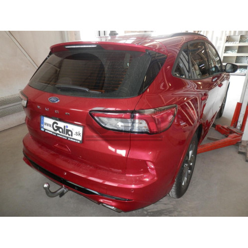 F137C GALIA Полностью оцинкованный фаркоп на Ford Kuga 2020-. Подрозетник убирается за бампер. Тип шара: C (горизонтальный съемный). Невидимый вырез бампера. Нагрузки: 2100/120 кг, масса фаркопа 18,47 кг