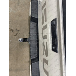 FA 0260-E Бизон Фаркоп на Isuzu D-MAX 2021- без подрезки бампера. Тип шара: E (легкосъемный шар под квадрат). Нагрузки: 3500/120 кг. Не комплектуется электрик