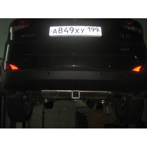 FA 0492-E Бизон Фаркоп на Hyundai ix35 2010-2015 без подрезки бампера. Тип шара: E (легкосъемный шар под квадрат). Нагрузки: 2800/120 кг. Не комплектуется электрикой