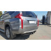FA 1005-E Бизон Фаркоп на Mitsubishi Pajero Sport II 2008-2016, Mitsubishi Pajero Sport III 2016-2021 без подрезки бампера. Тип шара: E (легкосъемный шар под квадрат). Нагрузки: 3200/120 кг. Не комплектуется электрикой