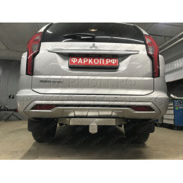 TCU00279 ТСС Фаркоп на Mitsubishi Pajero Sport 2021- с накладкой с надписью Pajero Sport без подрезки бампера. Тип шара: E (шаровый узел под американский квадрат). Н