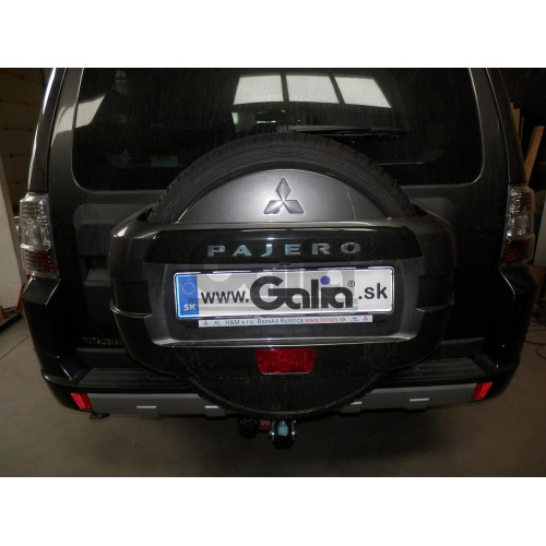 M082C GALIA Полностью оцинкованный фаркоп на Mitsubishi Pajero IV 2007-2020 (без подрезки бампера), Mitsubishi Pajero III 2000-2007 3/5 дверей V7 (невидимый вырез бампера). Тип шара: C (горизонтальный съемный). Нагрузки: 3500/135 кг, масса фаркопа 22,77 к