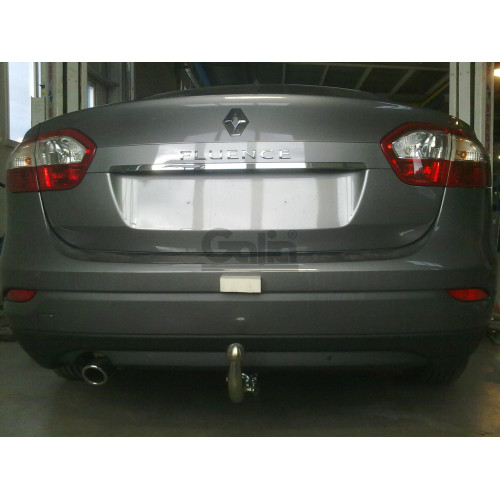 R089C GALIA Полностью оцинкованный фаркоп на Renault Fluence седан 2010-2015. Подрозетник убирается за бампер. Тип шара: C (горизонтальный съемный). Невидимый вырез бампера. Нагрузки: 1400/75 кг, масса фаркопа 17,37 кг