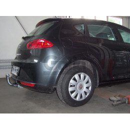 S074C GALIA Полностью оцинкованный фаркоп на SEAT Altea 2004-2015, SEAT Leon 2005-2013. Тип шара: C (горизонтальный съемный). Подрезка бампера. Нагрузки: 1600/75 кг, мас
