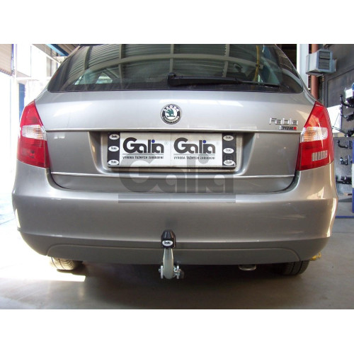 S082C GALIA Полностью оцинкованный фаркоп на Skoda Fabia седан/универсал 2000-2014, с 2008-2014 требуется электрика с блоком согласования. Подрозетник убирается за бампер. Тип шара: C (горизонтальный съемный). Невидимый вырез бампера. Нагрузки: 1200/50 кг