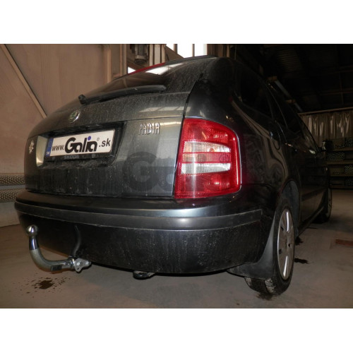 S082C GALIA Полностью оцинкованный фаркоп на Skoda Fabia седан/универсал 2000-2014, с 2008-2014 требуется электрика с блоком согласования. Подрозетник убирается за бампер. Тип шара: C (горизонтальный съемный). Невидимый вырез бампера. Нагрузки: 1200/50 кг