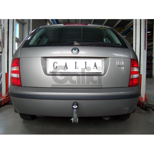 S082C GALIA Полностью оцинкованный фаркоп на Skoda Fabia седан/универсал 2000-2014, с 2008-2014 требуется электрика с блоком согласования. Подрозетник убирается за бампер. Тип шара: C (горизонтальный съемный). Невидимый вырез бампера. Нагрузки: 1200/50 кг