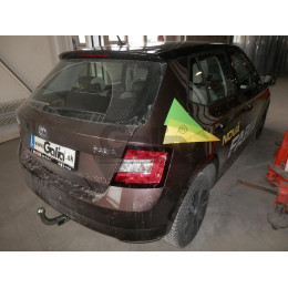 S110A GALIA Полностью оцинкованный фаркоп на Skoda Fabia хетчбек 2014-2021. Подрозетник убирается за бампер. Тип шара: A. Невидимый вырез бампера. Нагрузки
