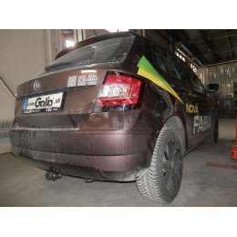 S110A GALIA Полностью оцинкованный фаркоп на Skoda Fabia хетчбек 2014-2021. Подрозетник убирается за бампер. Тип шара: A. Невидимый вырез бампера. Нагрузки