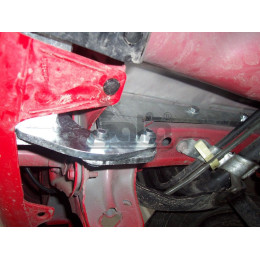 T057A GALIA Полностью оцинкованный фаркоп на Toyota Yaris 2005-2014. Особенности: с 2012 по 2014 необходимо отрегулировать положение глушителя. Тип шара: A. Без