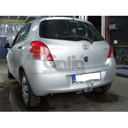 T057A GALIA Полностью оцинкованный фаркоп на Toyota Yaris 2005-2014. Особенности: с 2012 по 2014 необходимо отрегулировать положение глушителя. Тип шара: A. Без