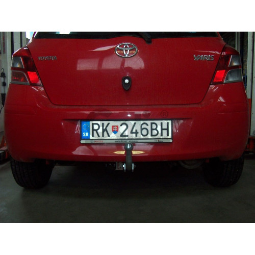 T057A GALIA Полностью оцинкованный фаркоп на Toyota Yaris 2005-2014. Особенности: с 2012 по 2014 необходимо отрегулировать положение глушителя. Тип шара: A. Без выреза бампера. Нагрузки: 1050/50 кг, масса фаркопа 13,25 кг