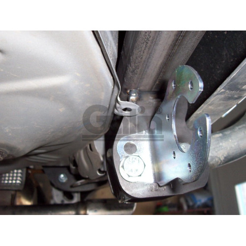 T057A GALIA Полностью оцинкованный фаркоп на Toyota Yaris 2005-2014. Особенности: с 2012 по 2014 необходимо отрегулировать положение глушителя. Тип шара: A. Без выреза бампера. Нагрузки: 1050/50 кг, масса фаркопа 13,25 кг