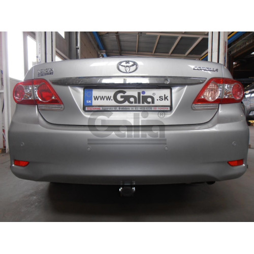 T060C GALIA Полностью оцинкованный фаркоп на Toyota Corolla E15 седан 2007-2013. Подрозетник убирается за бампер. Тип шара: C (горизонтальный съемный). Невидимый вырез бампера. Нагрузки: 1500/60 кг, масса фаркопа 18,17 кг