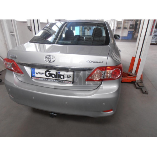 T060C GALIA Полностью оцинкованный фаркоп на Toyota Corolla E15 седан 2007-2013. Подрозетник убирается за бампер. Тип шара: C (горизонтальный съемный). Невидимый вырез бампера. Нагрузки: 1500/60 кг, масса фаркопа 18,17 кг