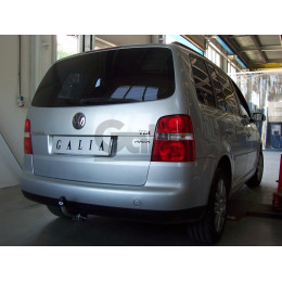 V065C GALIA Полностью оцинкованный фаркоп на Volkswagen Touran 2002-2015. Подрозетник убирается за бампер. Тип шара: C (горизонтальный съемный). Подрезка бамп