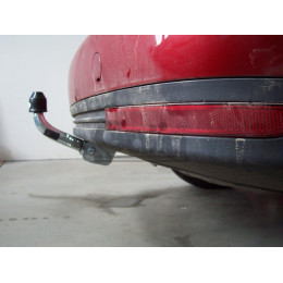 V065C GALIA Полностью оцинкованный фаркоп на Volkswagen Touran 2002-2015. Подрозетник убирается за бампер. Тип шара: C (горизонтальный съемный). Подрезка бамп