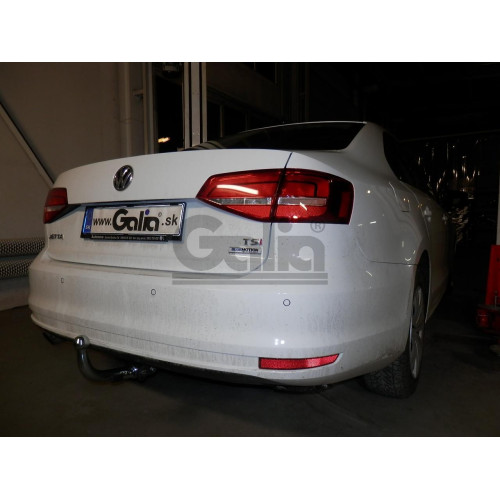 V077A GALIA Полностью оцинкованный фаркоп на Volkswagen Jetta 2010-2019. Подрозетник убирается за бампер. Тип шара: A. Невидимый вырез бампера. Нагрузки: 1800/80 кг, масса фаркопа 15,02 кг