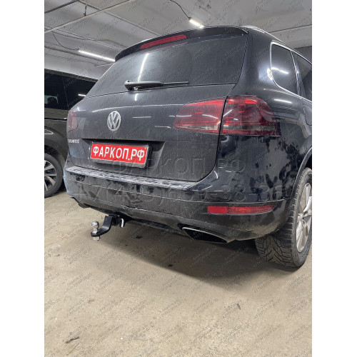 PCA-02-991122.00 PT GROUP Фаркоп на Volkswagen Touareg 2002-2018, Porsche Cayenne 2002-2017. Тип шара: E (легкосъемный шар под квадрат). Нагрузки: 3500/150 кг, масса фаркопа 17,4 кг (без электрики в комплекте)