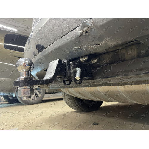 PCA-02-991122.00 PT GROUP Фаркоп на Volkswagen Touareg 2002-2018, Porsche Cayenne 2002-2017. Тип шара: E (легкосъемный шар под квадрат). Нагрузки: 3500/150 кг, масса фаркопа 17,4 кг (без электрики в комплекте)