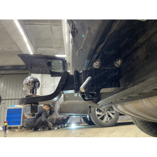 PCA-02-991122.00 PT GROUP Фаркоп на Volkswagen Touareg 2002-2018, Porsche Cayenne 2002-2017. Тип шара: E (легкосъемный шар под квадрат). Нагрузки: 3500/150 кг, масса фаркопа 17,4 кг (без электрики в комплекте)