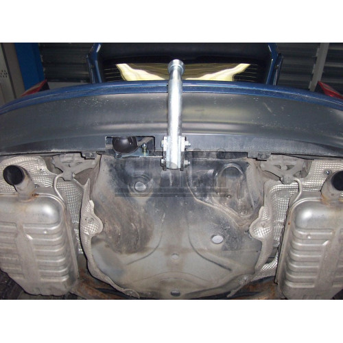 A036C GALIA Полностью оцинкованный фаркоп на Audi A4 седан/универсал (Avant) 2000-2007, включая 4WD (Quattro), SEAT Exeo седан/универсал 2009-2013. Подрозетник убирается за бампер. Тип шара: C (горизонтальный съемный). Невидимый вырез бампера. Нагрузки: 2