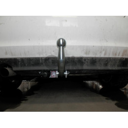A045A GALIA Полностью оцинкованный фаркоп на Audi A3 Sportback хетчбек 5 дверей 2004-2008, 2008-2013. Тип шара: A. Подрезка бампера. Нагрузки: 1600/75 кг, масса фаркопа 