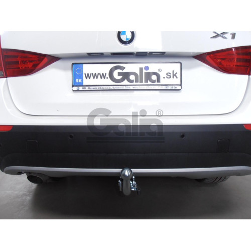 B018C GALIA Полностью оцинкованный фаркоп на BMW X1 E84 2009-2015, кроме M-обвеса. Подрозетник убирается за бампер. Тип шара: C (горизонтальный съемный). Без выреза бампера. Нагрузки: 2000/85 кг, масса фаркопа 14,07 кг