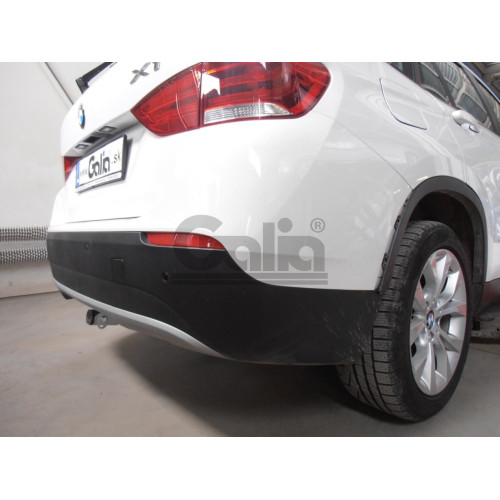 B018C GALIA Полностью оцинкованный фаркоп на BMW X1 E84 2009-2015, кроме M-обвеса. Подрозетник убирается за бампер. Тип шара: C (горизонтальный съемный). Без выреза бампера. Нагрузки: 2000/85 кг, масса фаркопа 14,07 кг