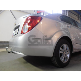 C063A GALIA Полностью оцинкованный фаркоп на Chevrolet Aveo седан 2012-2015. Подрозетник убирается за бампер. Тип шара: A. Без выреза бампера. Нагрузки: 1100/50 