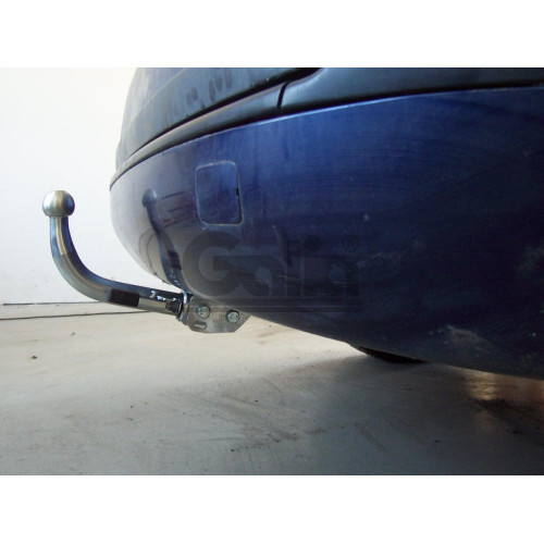 F087C GALIA Полностью оцинкованный фаркоп на FIAT Stilo универсал 2001-2007. Подрозетник убирается за бампер. Тип шара: C (горизонтальный съемный). Невидимый вырез бампера. Нагрузки: 1300/60 кг, масса фаркопа 15,57 кг