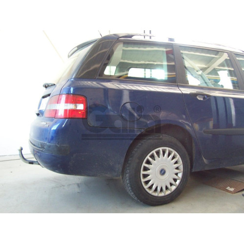 F087C GALIA Полностью оцинкованный фаркоп на FIAT Stilo универсал 2001-2007. Подрозетник убирается за бампер. Тип шара: C (горизонтальный съемный). Невидимый вырез бампера. Нагрузки: 1300/60 кг, масса фаркопа 15,57 кг