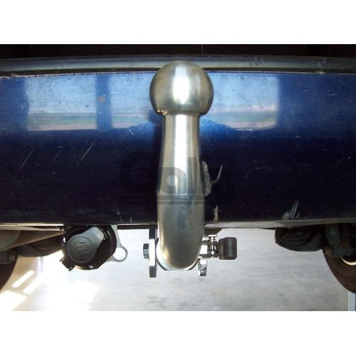F087C GALIA Полностью оцинкованный фаркоп на FIAT Stilo универсал 2001-2007. Подрозетник убирается за бампер. Тип шара: C (горизонтальный съемный). Невидимый вырез бампера. Нагрузки: 1300/60 кг, масса фаркопа 15,57 кг