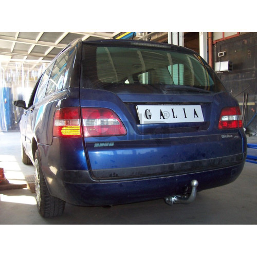 F087C GALIA Полностью оцинкованный фаркоп на FIAT Stilo универсал 2001-2007. Подрозетник убирается за бампер. Тип шара: C (горизонтальный съемный). Невидимый вырез бампера. Нагрузки: 1300/60 кг, масса фаркопа 15,57 кг