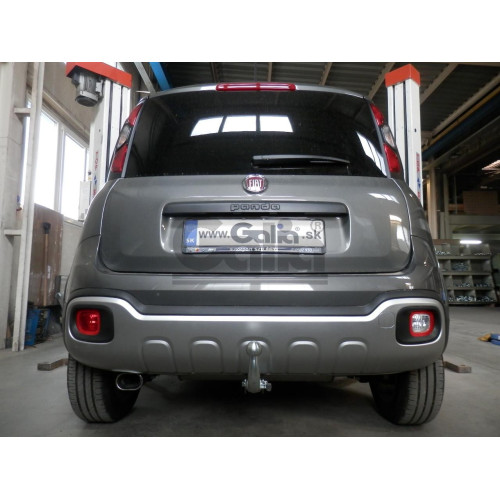 F141A GALIA Полностью оцинкованный фаркоп на FIAT Panda 2012-2022 (4WD), FIAT Panda Cross 2012-2022 (4WD). Подрозетник убирается за бампер. Тип шара: A. Невидимый вырез бампера. Нагрузки: 1200/70 кг, масса фаркопа 14,52 кг
