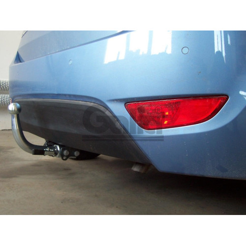 H084C GALIA Полностью оцинкованный фаркоп на Hyundai ix20 2010-2019. Тип шара: C (горизонтальный съемный). Невидимый вырез бампера. Нагрузки: 1300/75 кг, масса фаркопа 14,97 кг