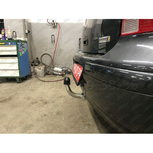 A020A GALIA Полностью оцинкованный фаркоп на Audi A3 хетчбек 3/5 дверей 1996-2003, VW Bora седан/универсал (только 2WD) 1998-2005, VW Golf IV хетчбек 3/5 дверей, универсал (только 2WD) 1997-2003. Подрозетник убирается за бампер. Тип шара: A. Невидимый выр