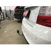 S104A GALIA Полностью оцинкованный фаркоп на Skoda Rapid лифтбек/универсал 2013-2020, 2020-2022, SEAT Toledo седан 2013-2018. Подрозетник убирается за бампер. Тип шара: A. Невидимый вырез бампера. Нагрузки: 1500/75 кг, масса фаркопа 12,52 кг