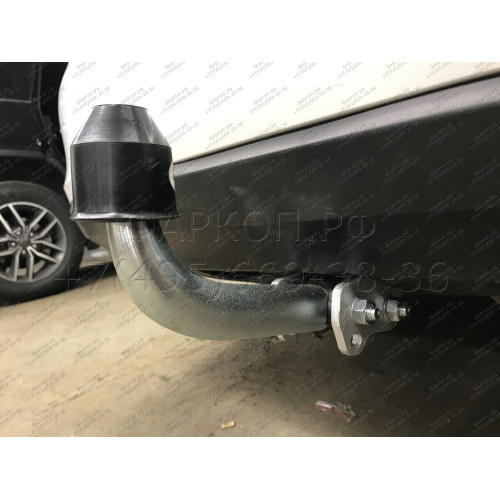 S104A GALIA Полностью оцинкованный фаркоп на Skoda Rapid лифтбек/универсал 2013-2020, 2020-2022, SEAT Toledo седан 2013-2018. Подрозетник убирается за бампер. Тип шара: A. Невидимый вырез бампера. Нагрузки: 1500/75 кг, масса фаркопа 12,52 кг