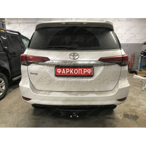 3015-F ORIS Фаркоп на Toyota Fortuner (кроме комплектации TRD) 2017- без выреза в бампере. Тип шара: F. Нагрузки: 2500/100 кг, масса фаркопа 20 кг (без электрики в комплекте)