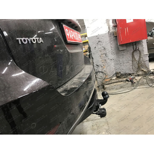 3015-F ORIS Фаркоп на Toyota Fortuner (кроме комплектации TRD) 2017- без выреза в бампере. Тип шара: F. Нагрузки: 2500/100 кг, масса фаркопа 20 кг (без электрики в комплекте)