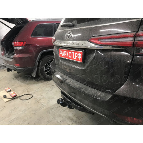 3015-F ORIS Фаркоп на Toyota Fortuner (кроме комплектации TRD) 2017- без выреза в бампере. Тип шара: F. Нагрузки: 2500/100 кг, масса фаркопа 20 кг (без электрики в комплекте)