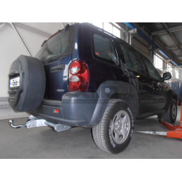 J007C GALIA Полностью оцинкованный фаркоп на Jeep Cherokee KJ 2001-2008. Особенности: круглые фары, запаска на задней двери. Тип шара: C (горизонтальный съемн