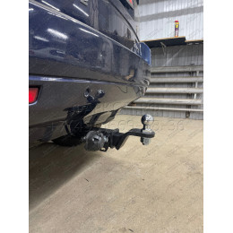LRF-06-991122.00 PT GROUP Фаркоп на Land Rover Freelander 2006-2014 без подрезки бампера. Тип шара: E (легкосъемный шар под квадрат). Нагрузки: 2100/130 кг, масса фаркопа 15 