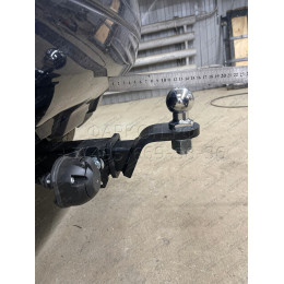 LRF-06-991122.00 PT GROUP Фаркоп на Land Rover Freelander 2006-2014 без подрезки бампера. Тип шара: E (легкосъемный шар под квадрат). Нагрузки: 2100/130 кг, масса фаркопа 15 