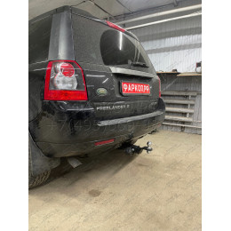 LRF-06-991122.00 PT GROUP Фаркоп на Land Rover Freelander 2006-2014 без подрезки бампера. Тип шара: E (легкосъемный шар под квадрат). Нагрузки: 2100/130 кг, масса фаркопа 15 