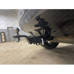 LRF-06-991122.00 PT GROUP Фаркоп на Land Rover Freelander 2006-2014 без подрезки бампера. Тип шара: E (легкосъемный шар под квадрат). Нагрузки: 2100/130 кг, масса фаркопа 15 