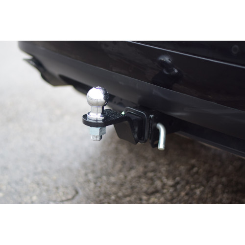 PCA-02-991122.00 PT GROUP Фаркоп на Volkswagen Touareg 2002-2018, Porsche Cayenne 2002-2017. Тип шара: E (легкосъемный шар под квадрат). Нагрузки: 3500/150 кг, масса фаркопа 17,4 кг (без электрики в комплекте)