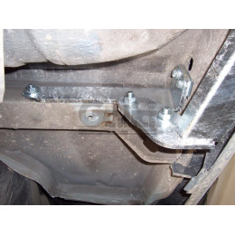 R070C GALIA Полностью оцинкованный фаркоп на Renault Laguna II лифтбек 2001-2008. Тип шара: C (горизонтальный съемный). Установка без снятия и выреза бампера. 